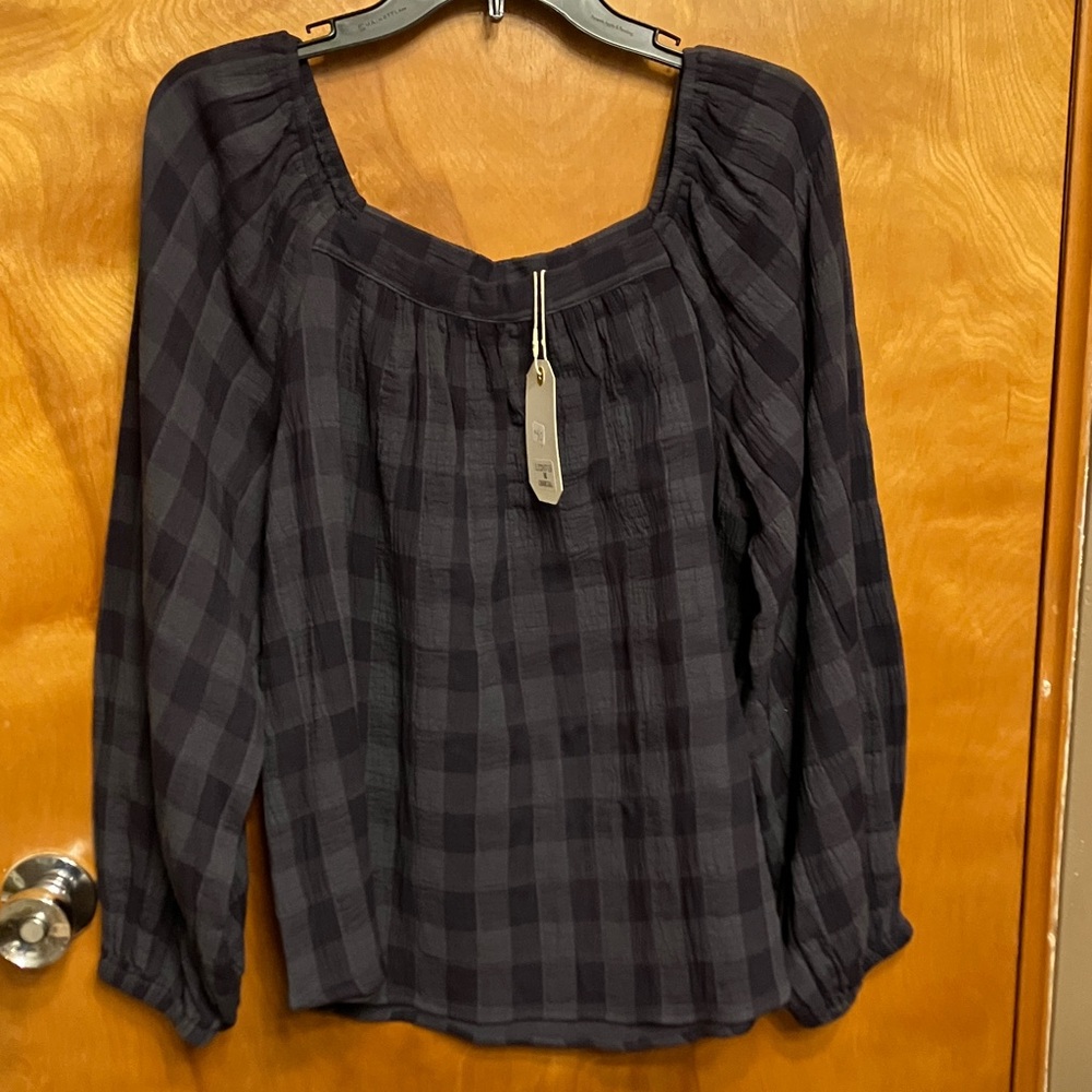 LOVERICHE. SIZE MEDIUM. NAVY/CHARCOAL PLAID TOP. LONG SLEEVE. NICE MATERIAL. NWT